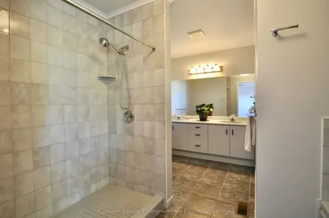 625 Bayshore Boulevard Huntsville ON P1H 1Z1