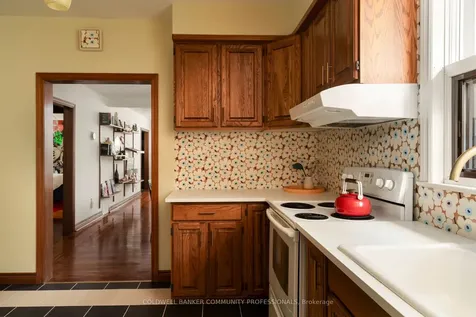 141 Rothsay Avenue Hamilton ON L8M 3G5