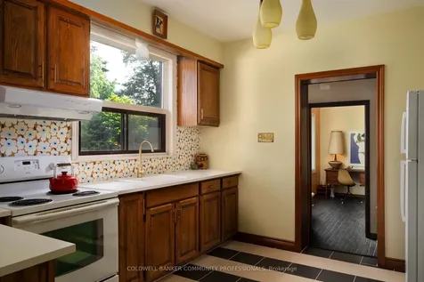 141 Rothsay Avenue Hamilton ON L8M 3G5