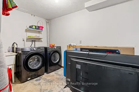 2512 8th Avenue A N/a E Owen Sound ON N4K 6W5