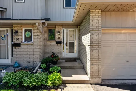 1675 Upper Gage Avenue Hamilton ON L8W 3R8