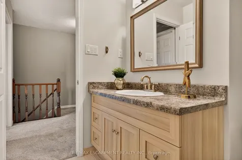 1675 Upper Gage Avenue Hamilton ON L8W 3R8