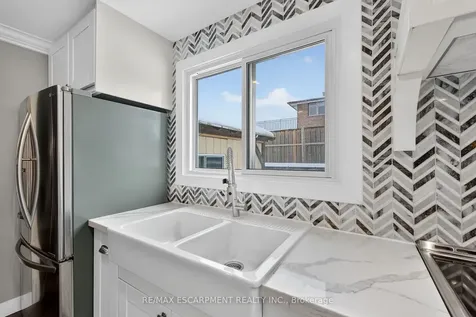 31 Maynard Street Hamilton ON L9B 1R9