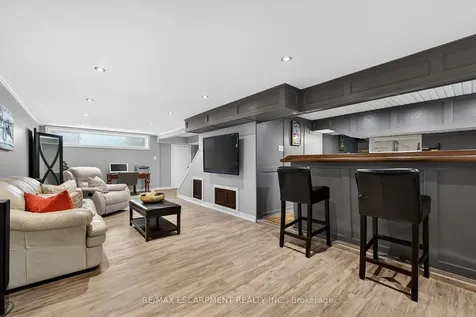 31 Maynard Street Hamilton ON L9B 1R9