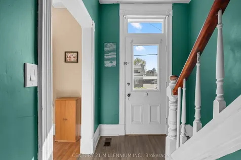 22 Crozier Street East Luther Grand Valley ON L9W 5N6