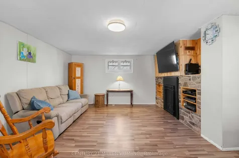 22 Crozier Street East Luther Grand Valley ON L9W 5N6
