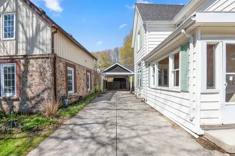 22 Crozier Street East Luther Grand Valley ON L9W 5N6