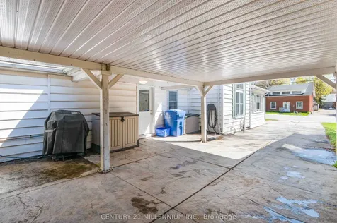22 Crozier Street East Luther Grand Valley ON L9W 5N6