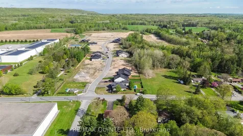 8 Deerview Drive Quinte West ON K8V 0L8