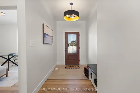 8 Deerview Drive Quinte West ON K8V 0L8
