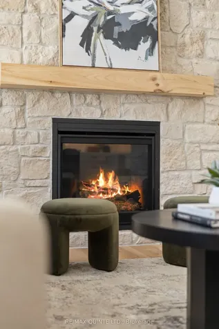 8 Deerview Drive Quinte West ON K8V 0L8