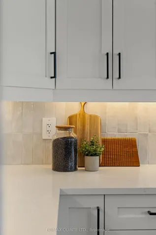 8 Deerview Drive Quinte West ON K8V 0L8