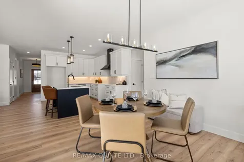 8 Deerview Drive Quinte West ON K8V 0L8