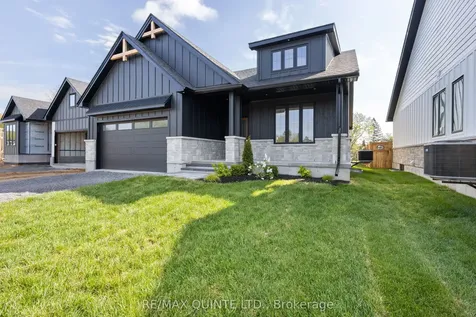 8 Deerview Drive Quinte West ON K8V 0L8