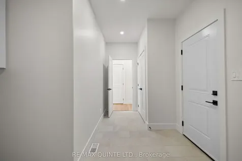 8 Deerview Drive Quinte West ON K8V 0L8