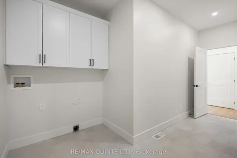 8 Deerview Drive Quinte West ON K8V 0L8