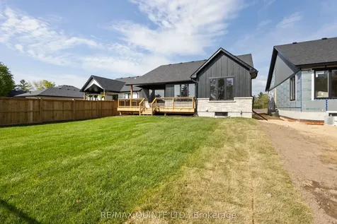 8 Deerview Drive Quinte West ON K8V 0L8