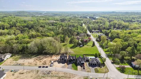 8 Deerview Drive Quinte West ON K8V 0L8