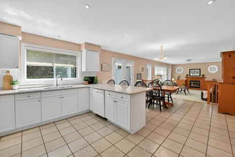 144 Dorchester Drive Grimsby ON L3M 5J9