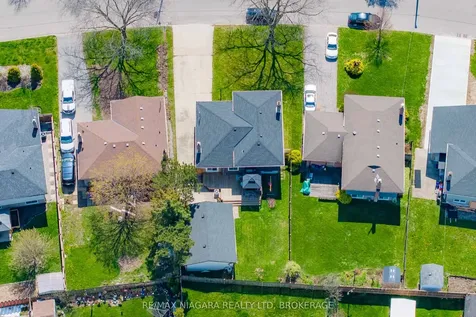 45 Meredith Drive St. Catharines ON L2M 6R5