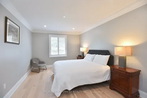 49 Riveroaks Drive Hamilton ON L0R 1W0