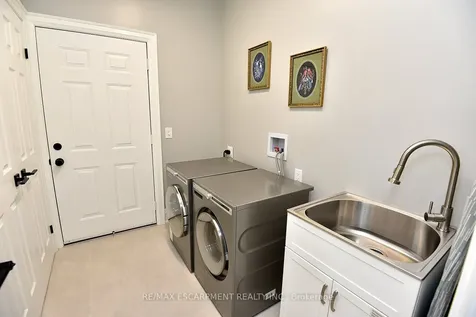 49 Riveroaks Drive Hamilton ON L0R 1W0
