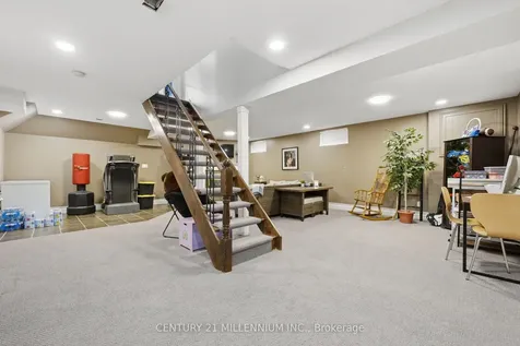 44 St John Street Amaranth ON L9W 5Z8