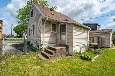 551 Rose Avenue Peterborough ON K9J 4E6