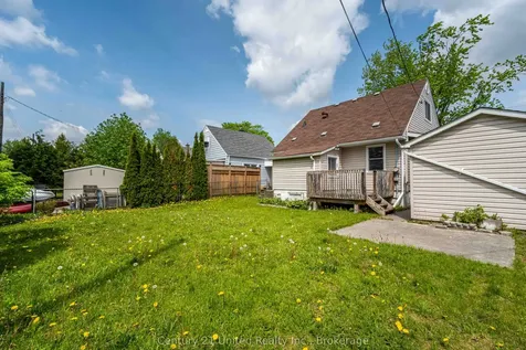 551 Rose Avenue Peterborough ON K9J 4E6