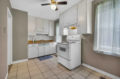 551 Rose Avenue Peterborough ON K9J 4E6