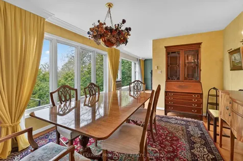 209 Fairway Hill Crescent Kingston ON K7M 2B5