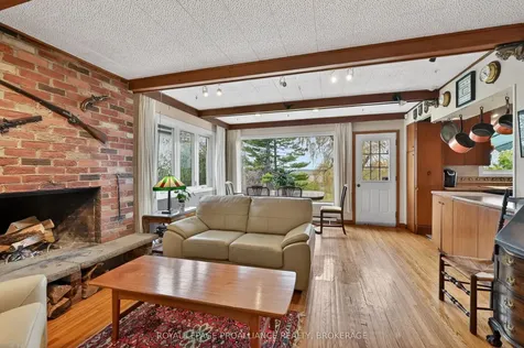 209 Fairway Hill Crescent Kingston ON K7M 2B5