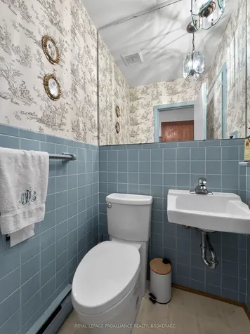 209 Fairway Hill Crescent Kingston ON K7M 2B5