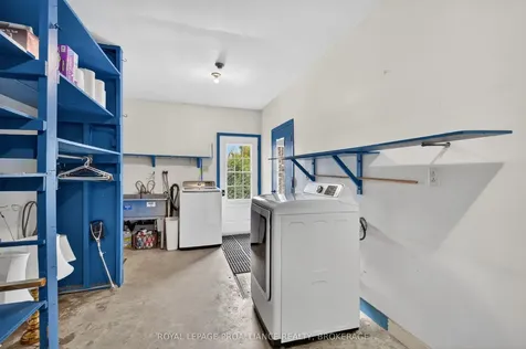 209 Fairway Hill Crescent Kingston ON K7M 2B5