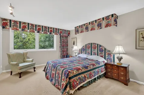 209 Fairway Hill Crescent Kingston ON K7M 2B5