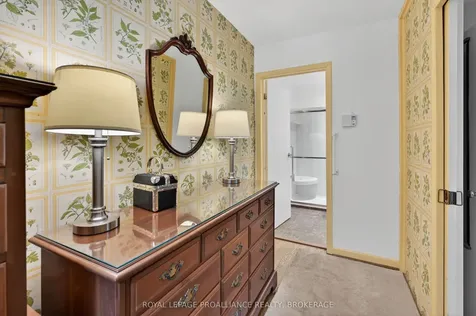 209 Fairway Hill Crescent Kingston ON K7M 2B5