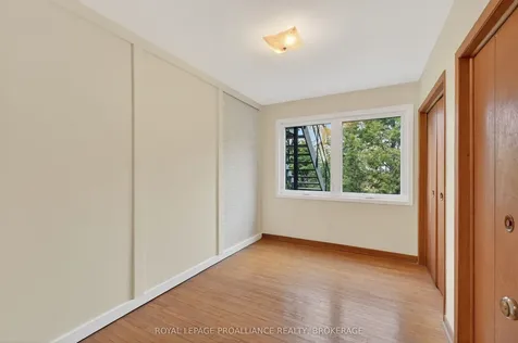 209 Fairway Hill Crescent Kingston ON K7M 2B5
