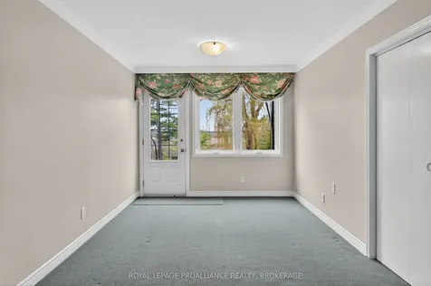 209 Fairway Hill Crescent Kingston ON K7M 2B5