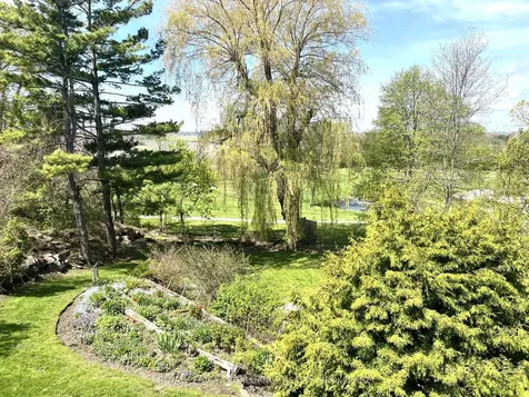 209 Fairway Hill Crescent Kingston ON K7M 2B5