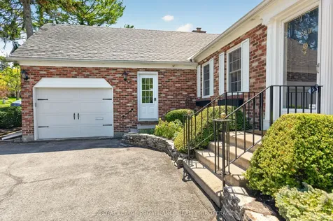 209 Fairway Hill Crescent Kingston ON K7M 2B5