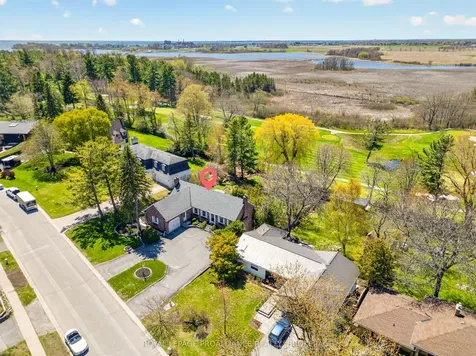 209 Fairway Hill Crescent Kingston ON K7M 2B5