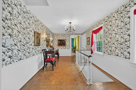 209 Fairway Hill Crescent Kingston ON K7M 2B5