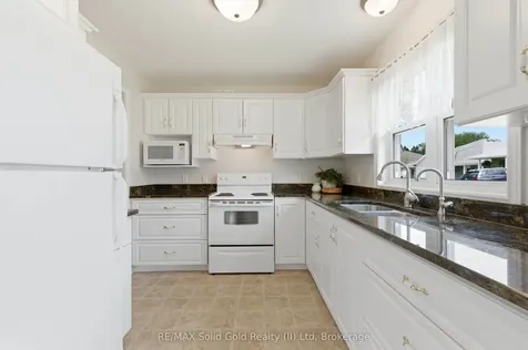 15 Pond View Drive Wellesley ON N0B 2T0