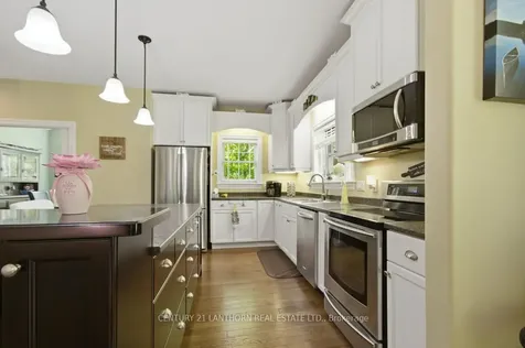 8 Grandview Court Quinte West ON K0K 3E0