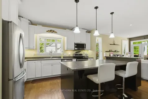 8 Grandview Court Quinte West ON K0K 3E0
