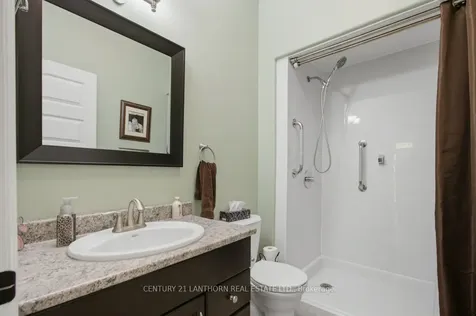 8 Grandview Court Quinte West ON K0K 3E0