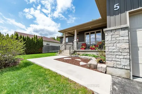 5 Nick Street Petawawa ON K8H 0B7