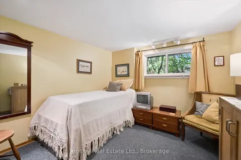 70 Mcnab Street E Centre Wellington ON N0B 1S0