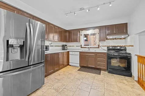 140 Solomon Crescent Hamilton ON L8W 2G7
