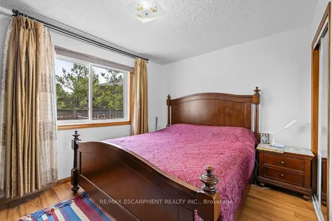 140 Solomon Crescent Hamilton ON L8W 2G7